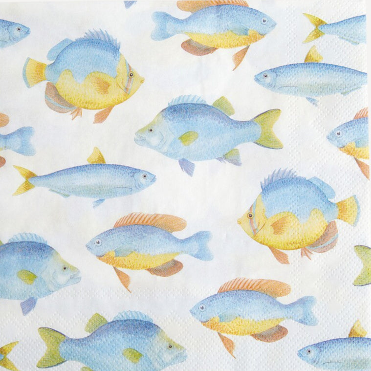 Estampado con pececitos celestes y amarillos sobre fondo blanco.