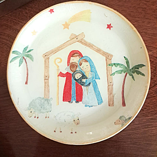 Platito de 12 cm de cristal decorado a mano con delicado estampado del Portal de Belén. Artesanía española.