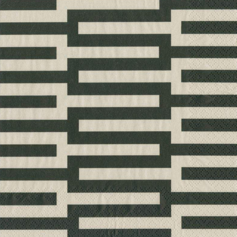 Este estampado tiene un diseño geométrico moderno y minimalista. Está compuesto por líneas horizontales negras gruesas que se interrumpen regularmente para formar un patrón en forma de “escalones” o “laberinto”. El fondo es beige claro, creando un contraste fuerte y elegante con el negro.
Es un patrón simétrico y repetitivo, ideal para ambientes contemporáneos, sofisticados y con un estilo sobrio y estructurado.