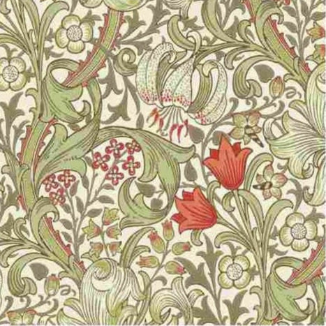 "Estampado William Morris en tonos tierra con hojas verdes entrelazadas, flores rojas y detalles dorados sobre fondo beige. Diseño Arts and Crafts con motivos florales estilizados y volutas ornamentales."