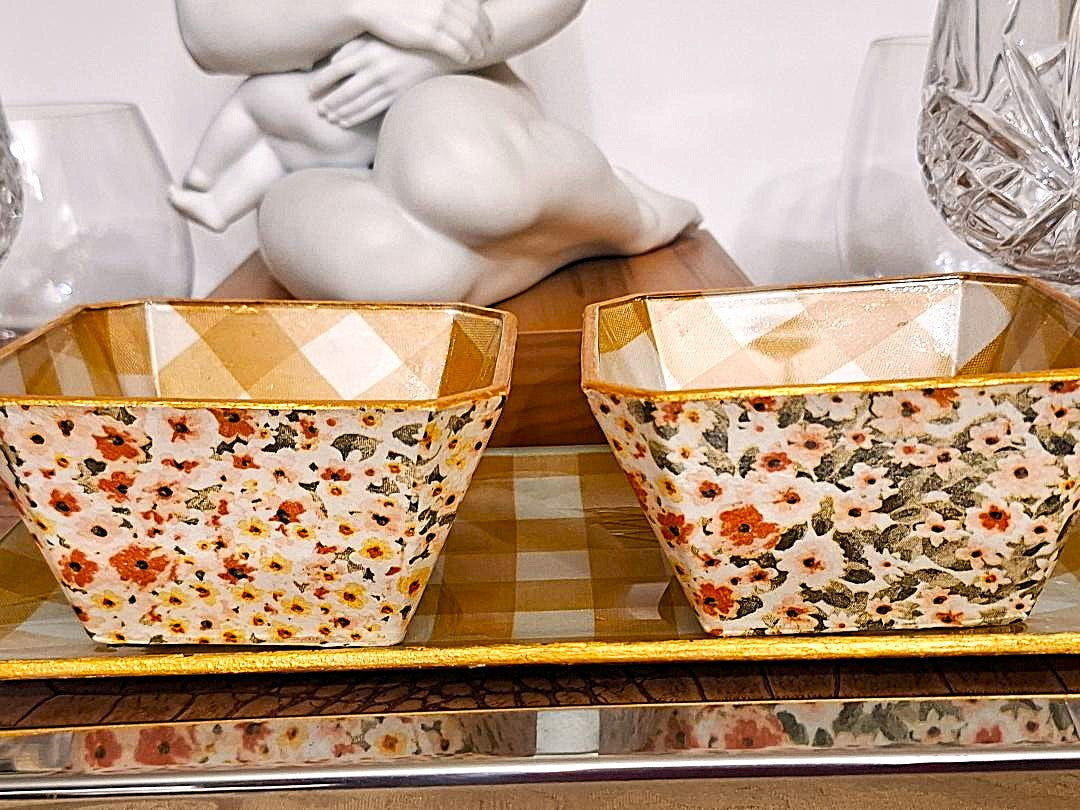 Set de Aperitivos Flores Ocre zh con Bandeja Cuadros Vichy Ocre